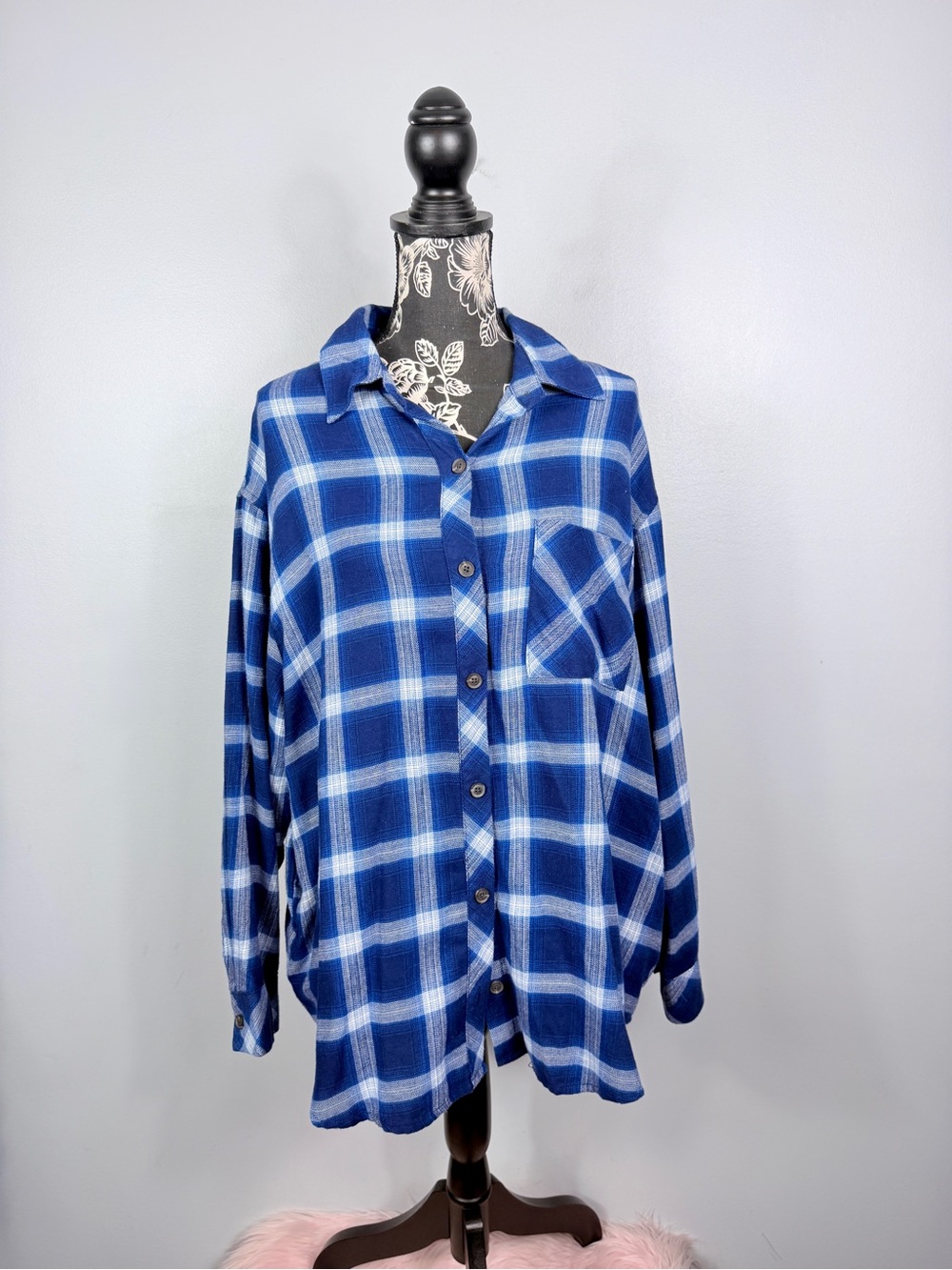 Wild Fable royal blue plaid oversize long sleeve button down top size large
